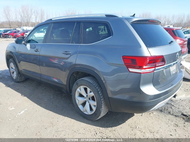 Volkswagen fsi 2018 1V2HR2CAXJC514252 Image 3