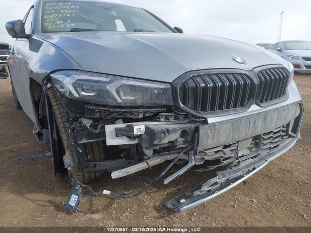 3MW89FF05R8E03121 BMW 330I