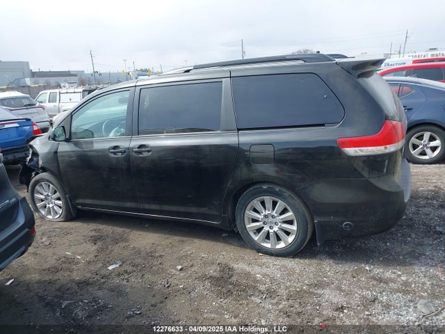 Продажа на аукционе авто 2014 Toyota Sienna, vin: 5TDJK3DC7ES072578, номер лота: 12276633