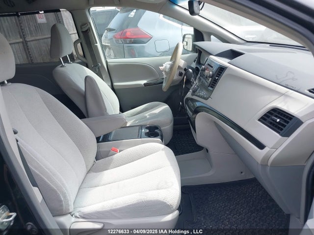 Продажа на аукционе авто 2014 Toyota Sienna, vin: 5TDJK3DC7ES072578, номер лота: 12276633