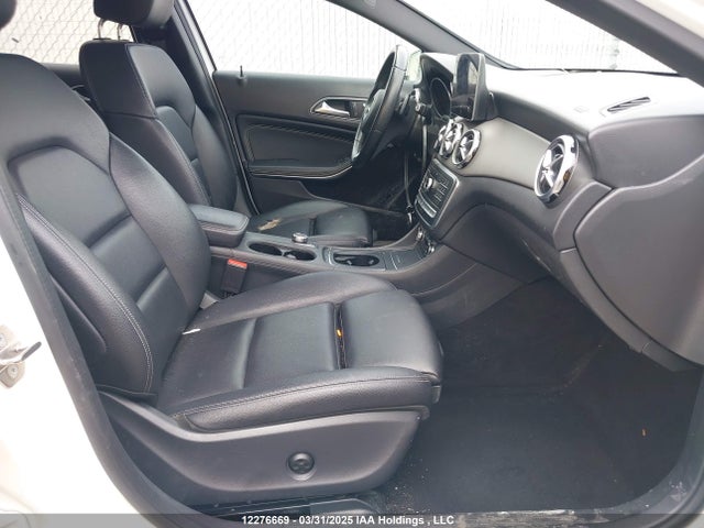WDCTG4GB4KJ536321 Mercedes-Benz Gla 250 4matic