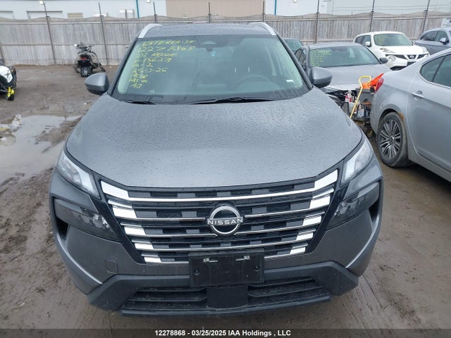 JN8BT3BB2SW156271 Nissan Rogue Sv Moonroof