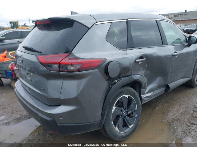 JN8BT3BB2SW156271 Nissan Rogue Sv Moonroof