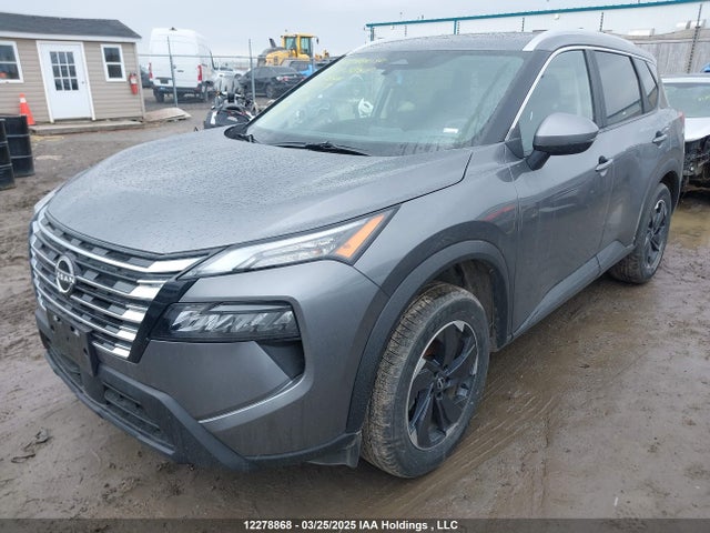 JN8BT3BB2SW156271 Nissan Rogue Sv Moonroof