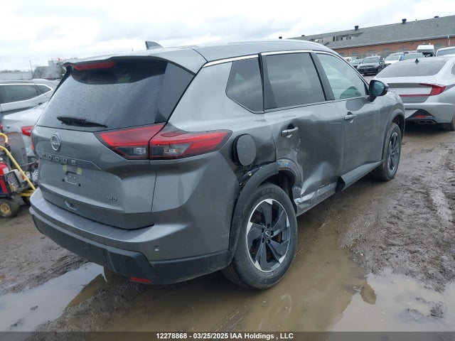 JN8BT3BB2SW156271 Nissan Rogue Sv Moonroof