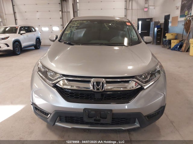 2HKRW2H22JH139090 Honda CR-V LX