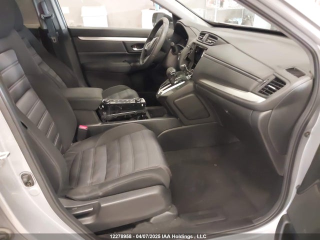 2HKRW2H22JH139090 Honda CR-V LX