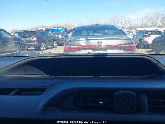 JTDKDTB34F1587392 Toyota PRIUS C