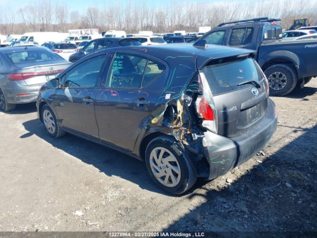 JTDKDTB34F1587392 Toyota PRIUS C