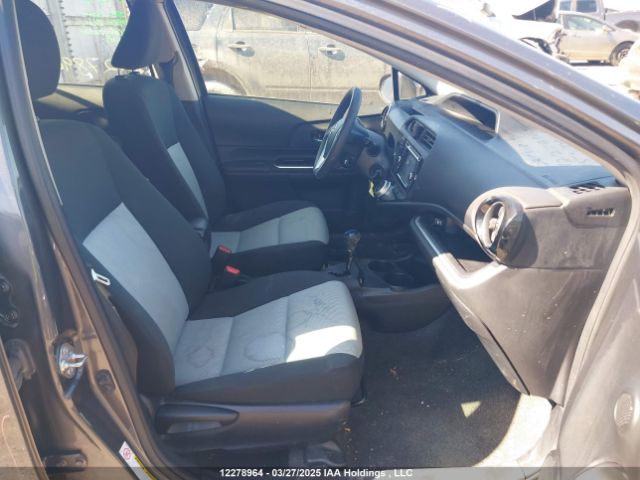 JTDKDTB34F1587392 Toyota PRIUS C