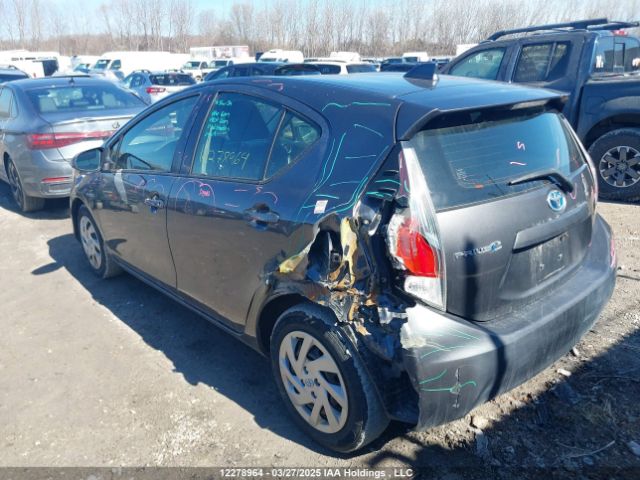 JTDKDTB34F1587392 Toyota PRIUS C