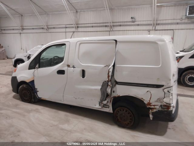 3N6CM0KN7JK703581 Nissan 2018