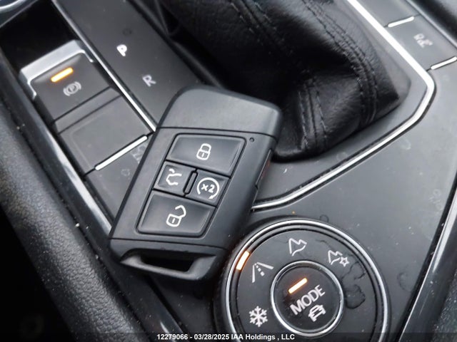 3VV4B7AX0KM055338 Volkswagen Tiguan