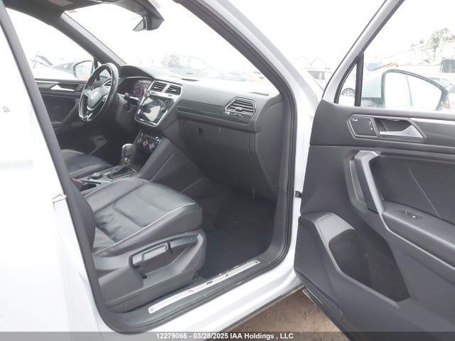 3VV4B7AX0KM055338 Volkswagen Tiguan