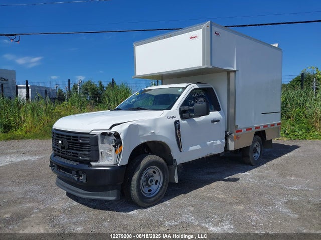 Ford 2023 2023 1FTBF2BAXPEC59343 Image 2
