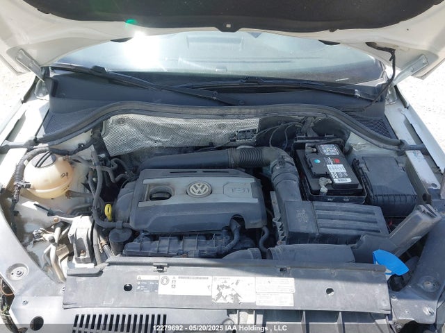 WVGNV7AX9HK024899 Volkswagen Tiguan Wolfsburg