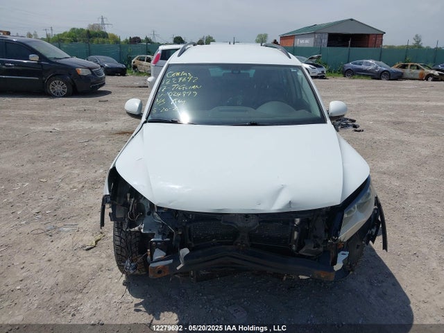 WVGNV7AX9HK024899 Volkswagen Tiguan Wolfsburg