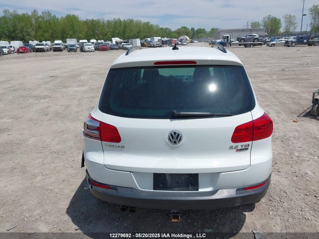 WVGNV7AX9HK024899 Volkswagen Tiguan Wolfsburg