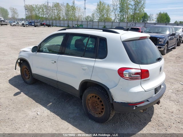 WVGNV7AX9HK024899 Volkswagen Tiguan Wolfsburg