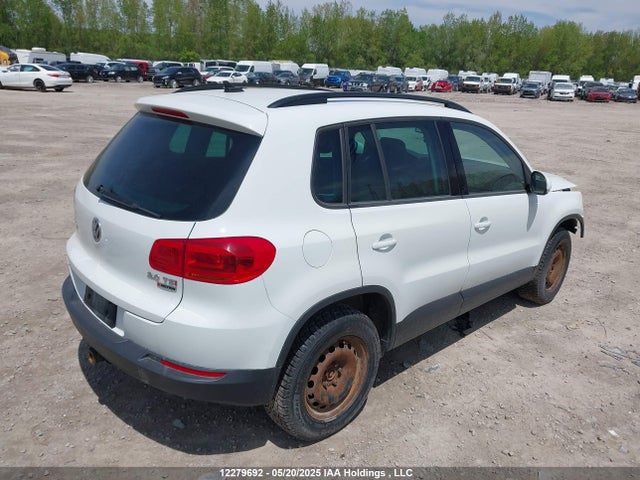 WVGNV7AX9HK024899 Volkswagen Tiguan Wolfsburg