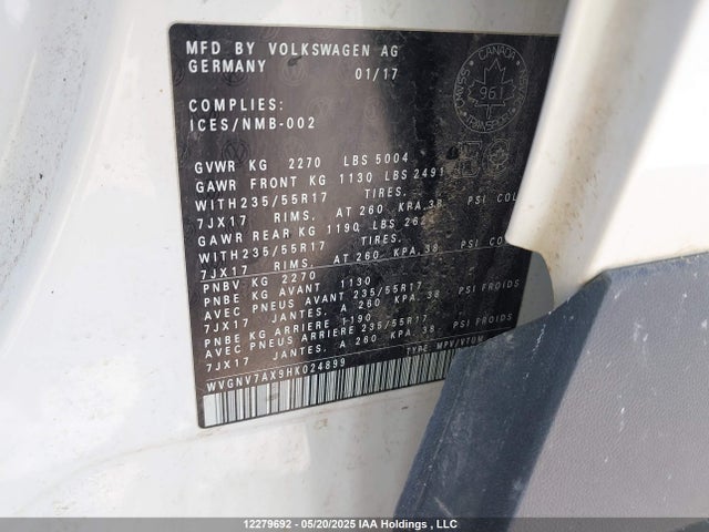 WVGNV7AX9HK024899 Volkswagen Tiguan Wolfsburg