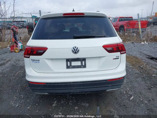 3VV0B7AX5JM006973 Volkswagen Tiguan