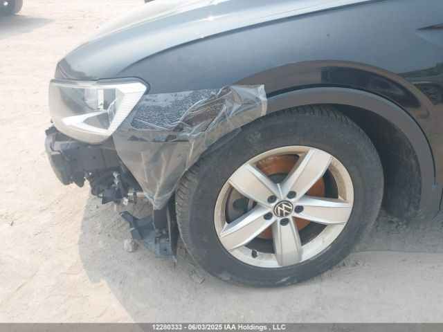 3VV2B7AX9JM116319 Volkswagen Tiguan