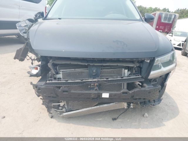 3VV2B7AX9JM116319 Volkswagen Tiguan