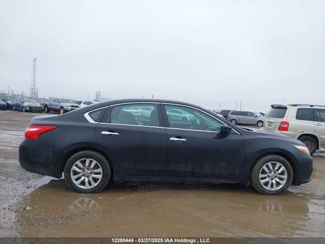 1N4AL3AP5GN338778 Nissan 2016
