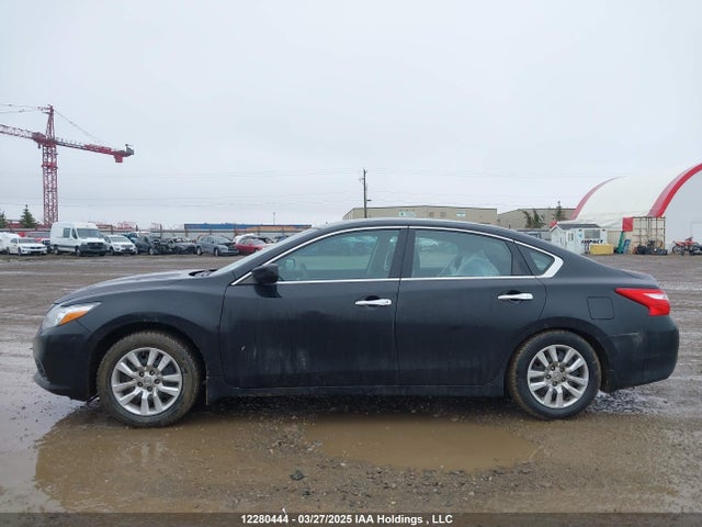 1N4AL3AP5GN338778 Nissan 2016