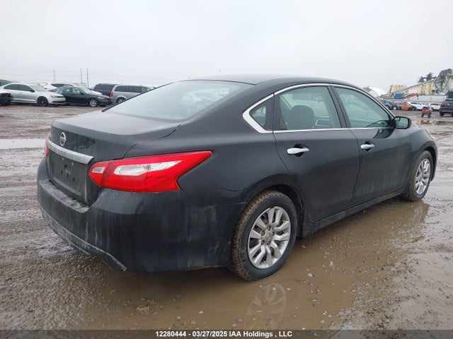 1N4AL3AP5GN338778 Nissan 2016