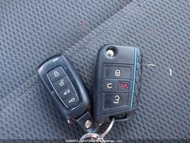 3VW717AU9JM764169 Volkswagen GOLF SPORTWAGEN