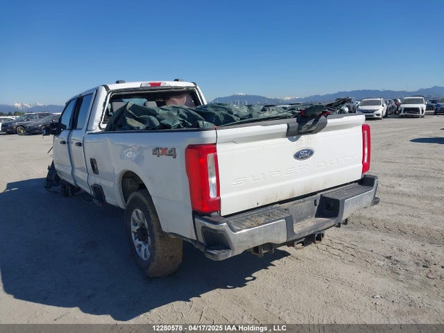 Ford F350 Super Duty 2023 1FT8W3BT4PEC63390 Image 3