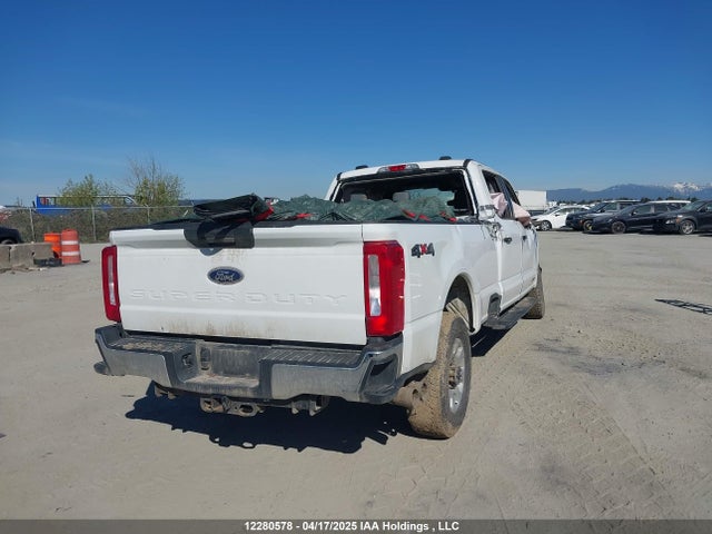 Ford F350 Super Duty 2023 1FT8W3BT4PEC63390 Image 4
