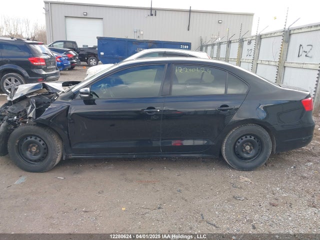 3VWDK7AJ4EM404982 Volkswagen 2014
