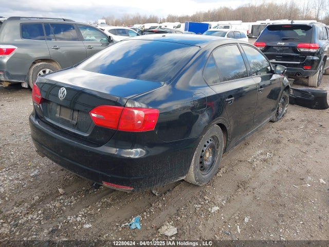 3VWDK7AJ4EM404982 Volkswagen 2014
