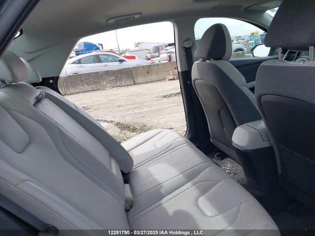KMHLN4AG3NU214459 Hyundai Elantra