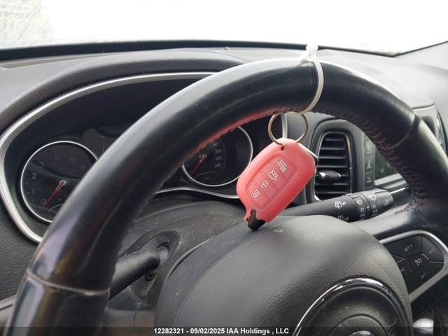 3C4NJDBB8JT145865 Jeep Compass