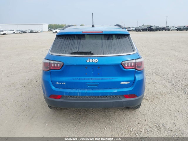 3C4NJDBB8JT145865 Jeep Compass