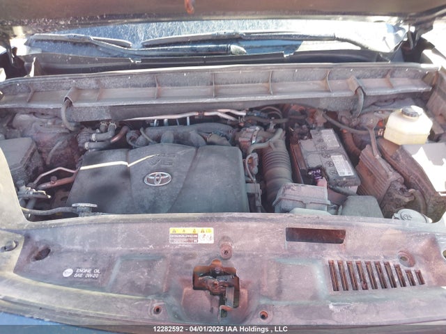 5TDLZRBH0NS252295 Toyota Highlander