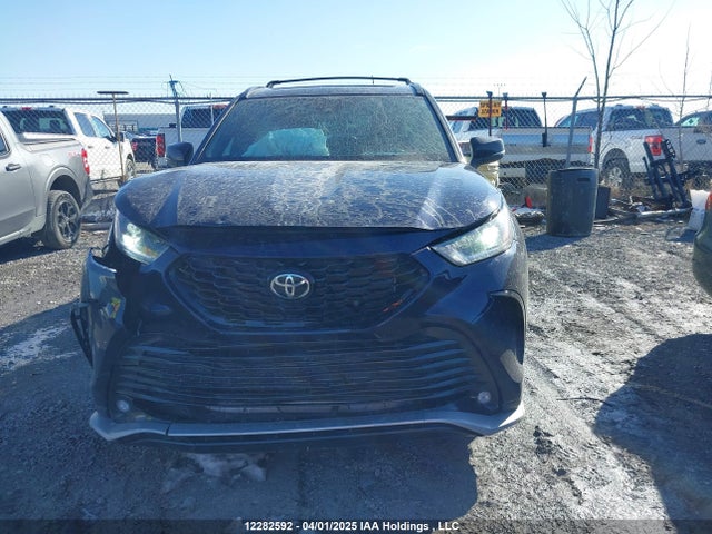 5TDLZRBH0NS252295 Toyota Highlander