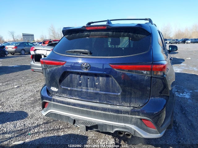 5TDLZRBH0NS252295 Toyota Highlander