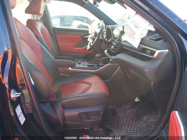 5TDLZRBH0NS252295 Toyota Highlander