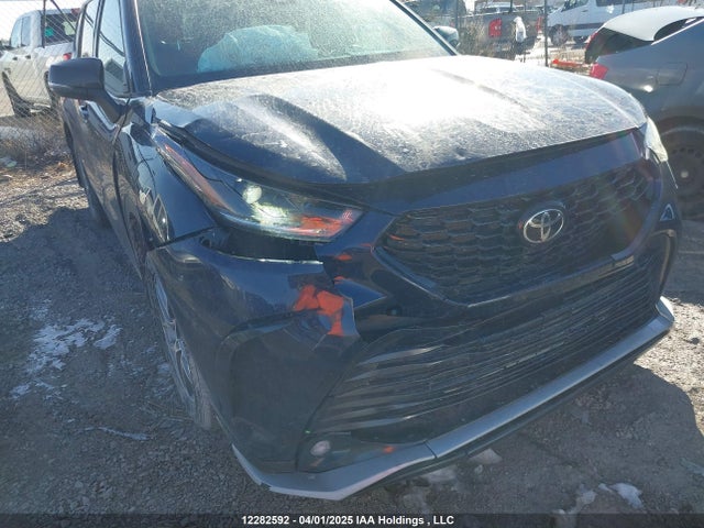 5TDLZRBH0NS252295 Toyota Highlander