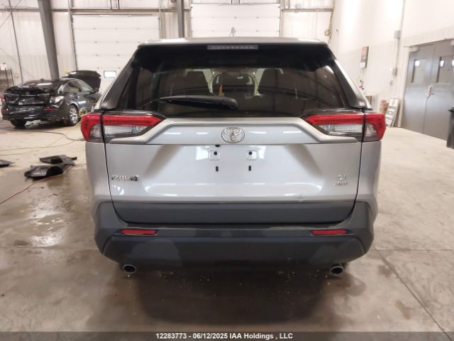 2T3B1RFV5PC358215 Toyota RAV4 LE