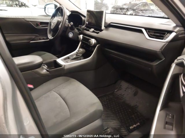 2T3B1RFV5PC358215 Toyota RAV4 LE