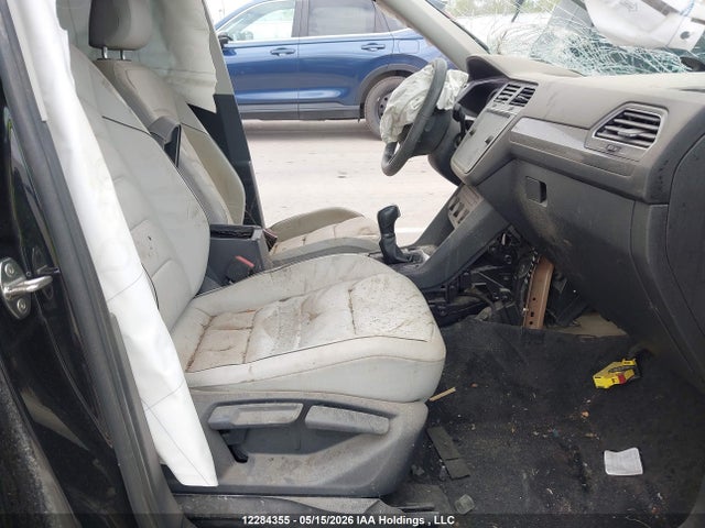 Продажа на аукционе авто 2019 Volkswagen Tiguan Highline, vin: 3VV4B7AX8KM075515, номер лота: 12284355