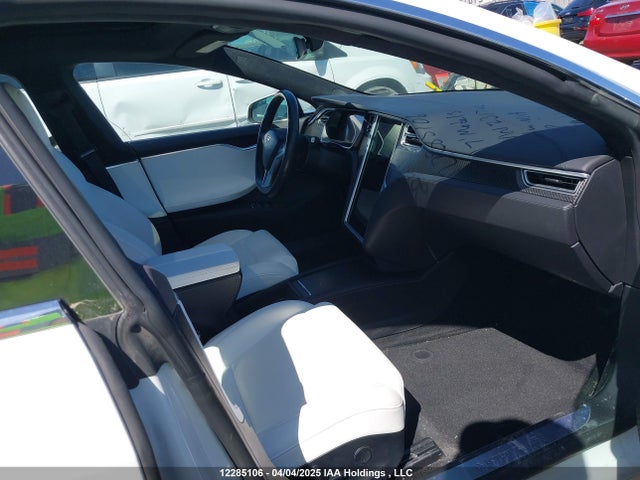 5YJSA1E28HF231702 Tesla MODEL S