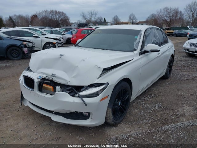 BMW 320i 2014 WBA3B1C56EK132256 Image 2