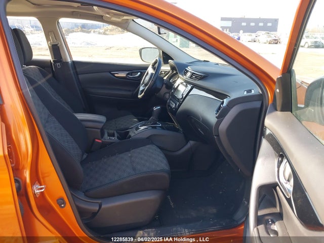 JN1BJ1BWOPW101272 Nissan Qashqai Sv